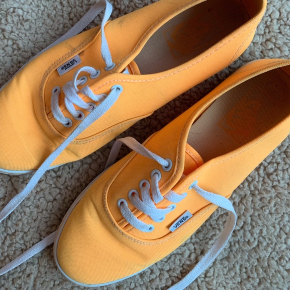 Bright Orange Vans!🍊 - Picture 4 of 5